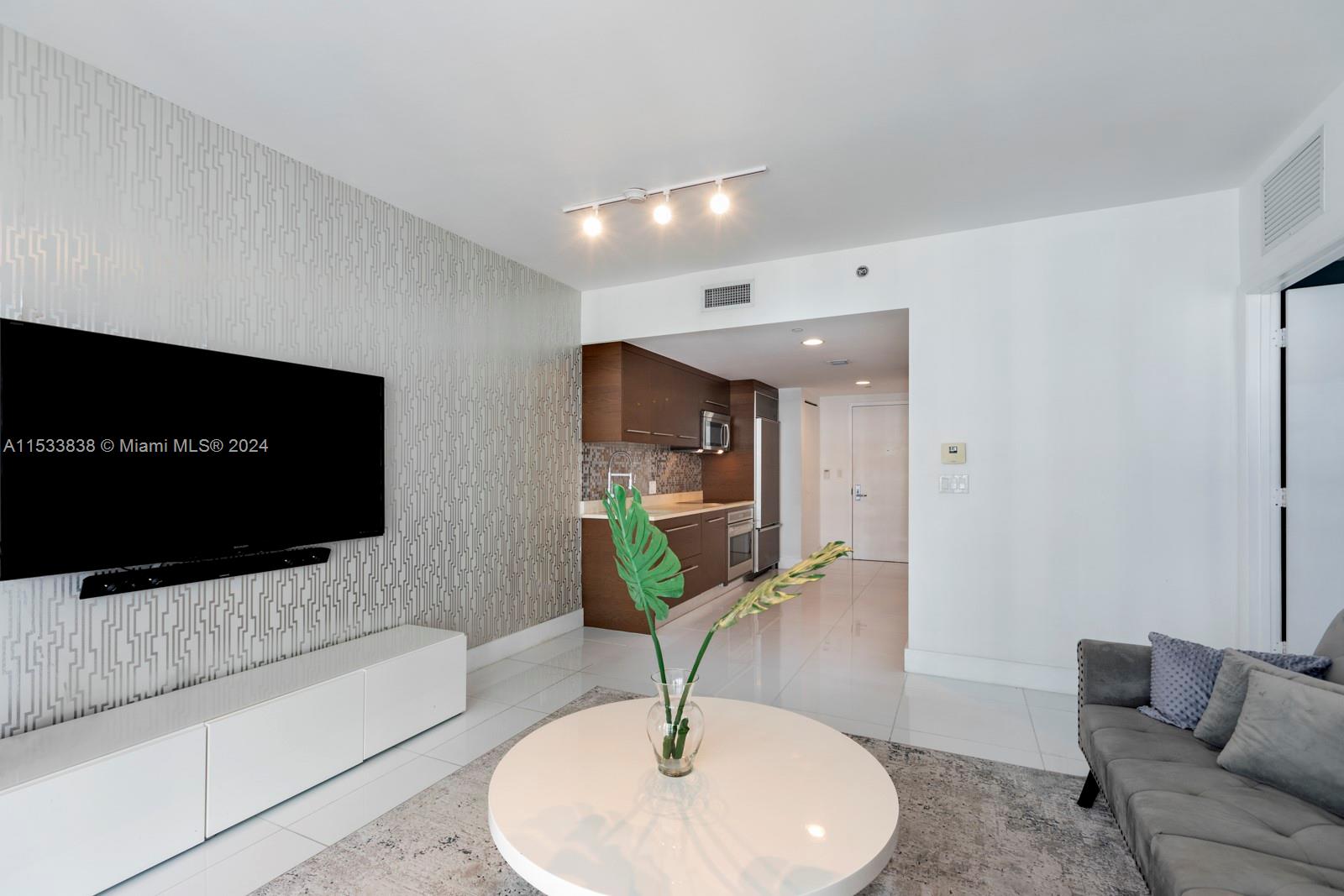 495 Brickell Ave 4706, Miami, Florida 33131, 1 Bedroom Bedrooms, ,1 BathroomBathrooms,Residential,For Sale,495 Brickell Ave 4706,A11533838