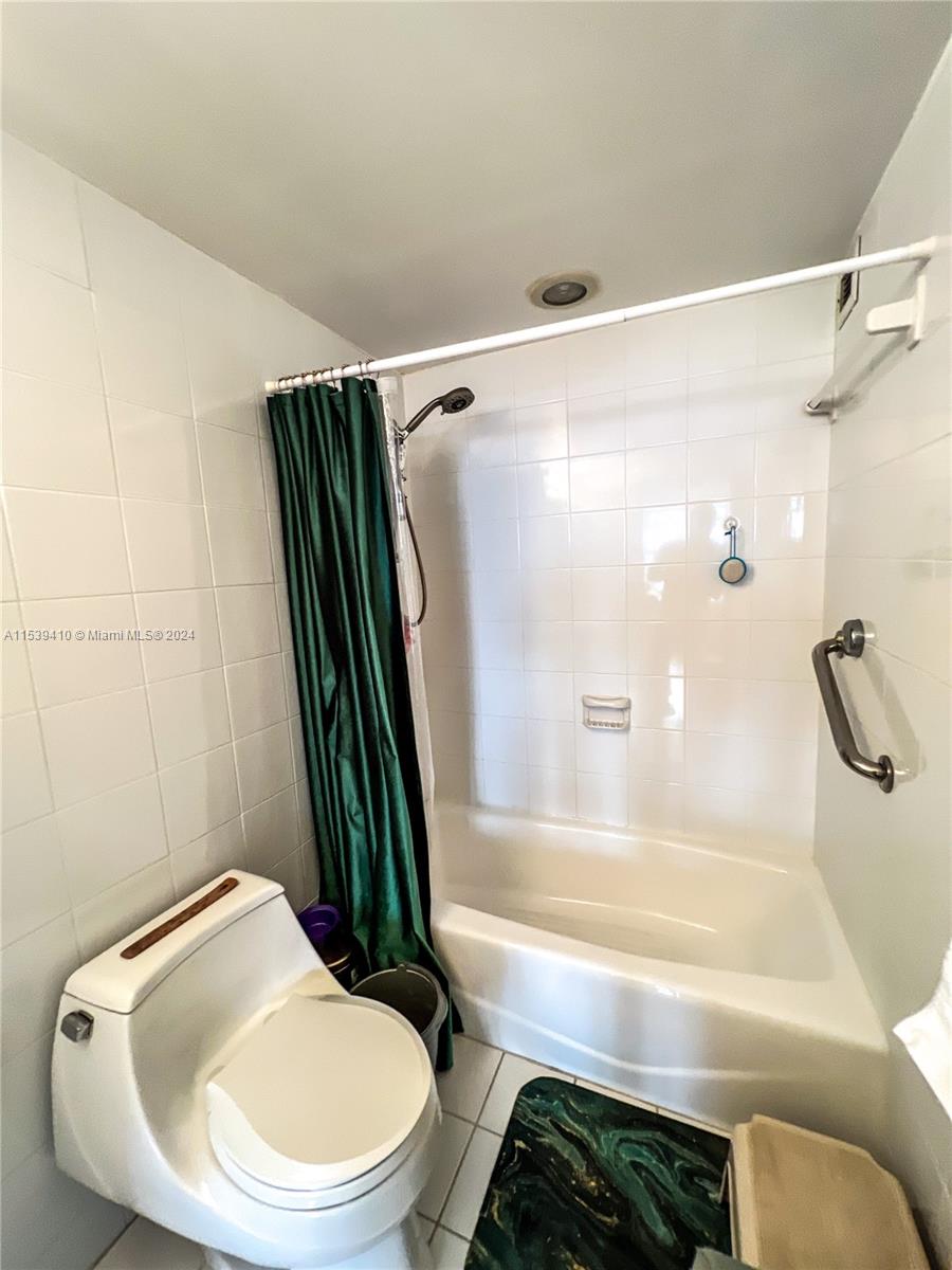 2500 Parkview Dr 1504, Hallandale Beach, Florida 33009, 1 Bedroom Bedrooms, ,1 BathroomBathrooms,Residential,For Sale,2500 Parkview Dr 1504,A11539410
