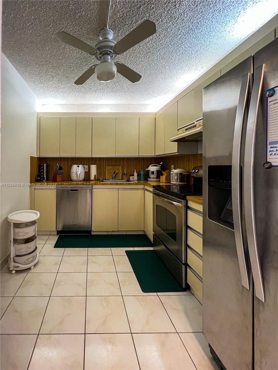 2500 Parkview Dr 1504, Hallandale Beach, Florida 33009, 1 Bedroom Bedrooms, ,1 BathroomBathrooms,Residential,For Sale,2500 Parkview Dr 1504,A11539410
