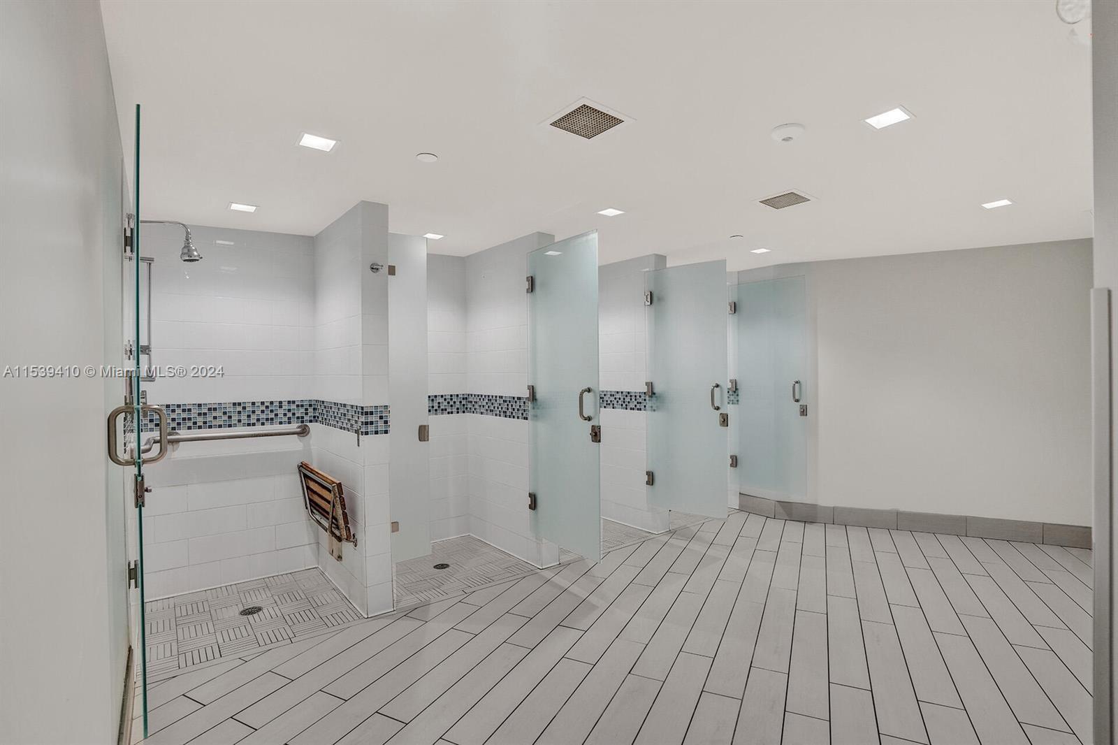 2500 Parkview Dr 1504, Hallandale Beach, Florida 33009, 1 Bedroom Bedrooms, ,1 BathroomBathrooms,Residential,For Sale,2500 Parkview Dr 1504,A11539410