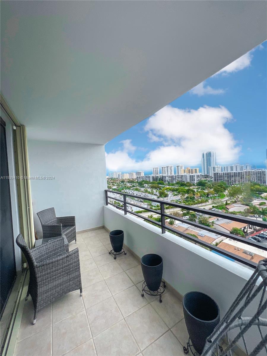 2500 Parkview Dr 1504, Hallandale Beach, Florida 33009, 1 Bedroom Bedrooms, ,1 BathroomBathrooms,Residential,For Sale,2500 Parkview Dr 1504,A11539410