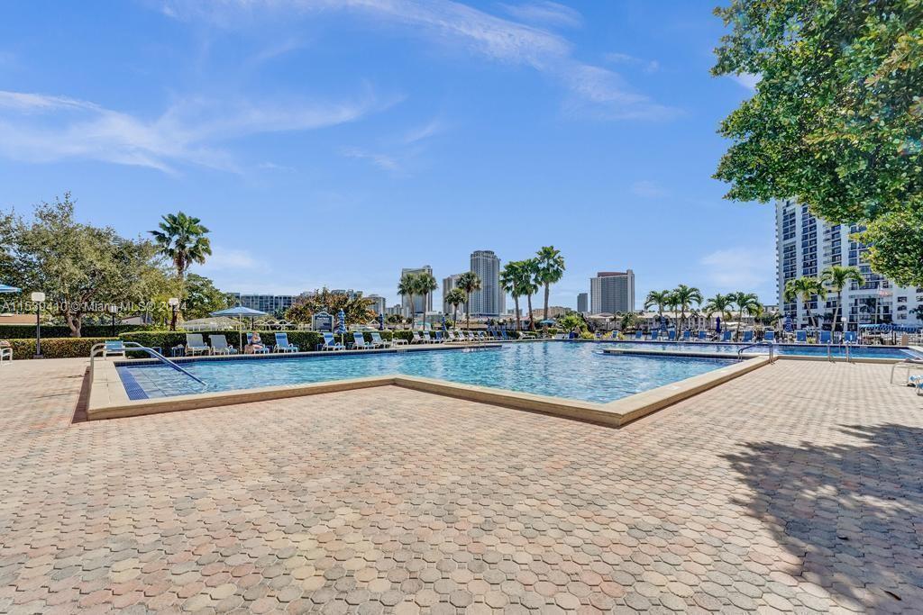 2500 Parkview Dr 1504, Hallandale Beach, Florida 33009, 1 Bedroom Bedrooms, ,1 BathroomBathrooms,Residential,For Sale,2500 Parkview Dr 1504,A11539410