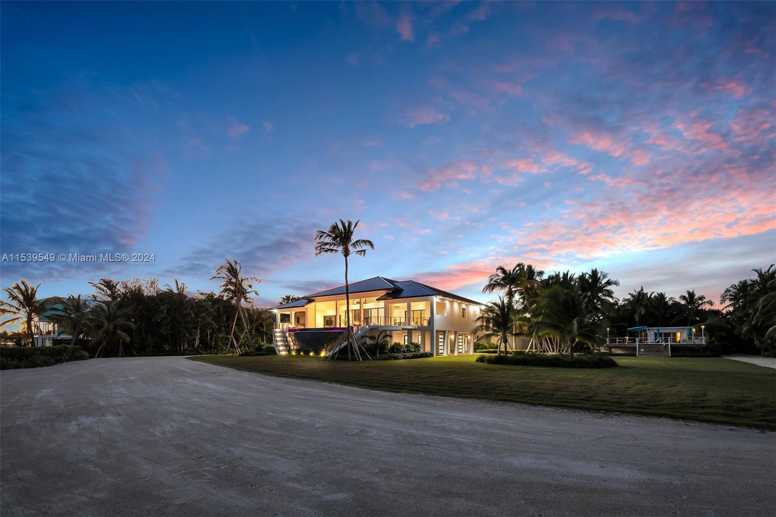 87429 Old Hwy, Islamorada, FL, 33036 United States, 6 Bedrooms Bedrooms, ,6 BathroomsBathrooms,Residential,For Sale,Old Hwy,A11539549