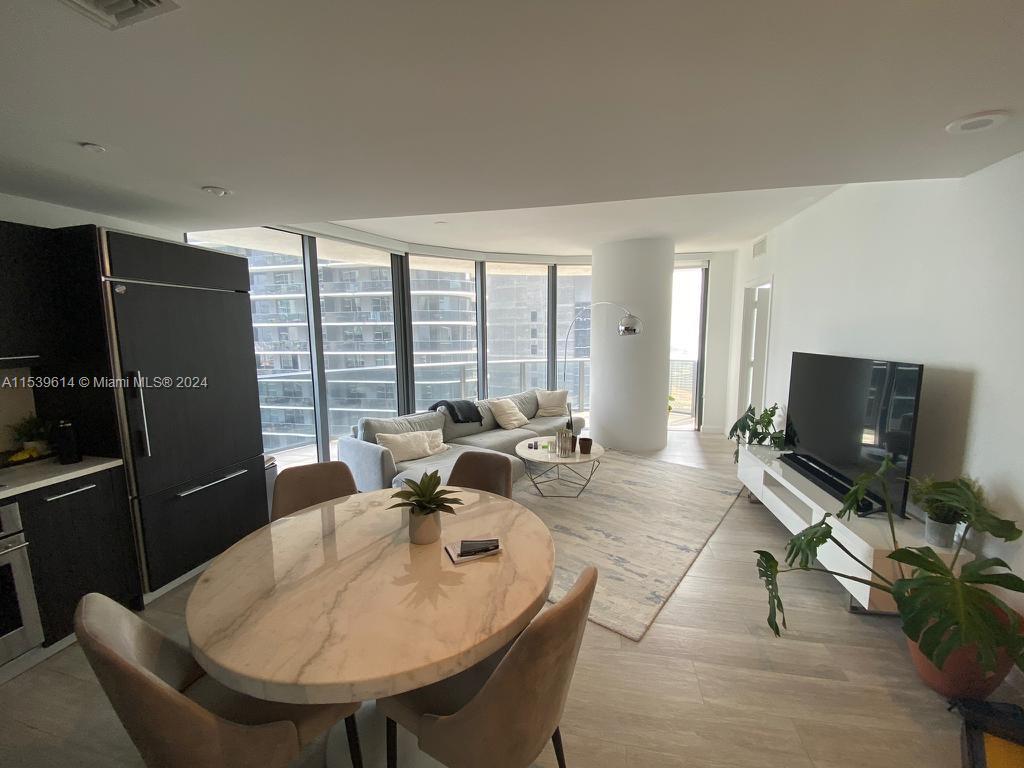 45 SW 9th St 2601, Miami, Florida 33130, 2 Bedrooms Bedrooms, ,2 BathroomsBathrooms,Residentiallease,For Rent,45 SW 9th St 2601,A11539614