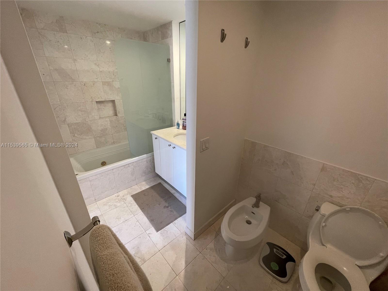 901 Brickell Key Blvd 1701, Miami, Florida 33131, 1 Bedroom Bedrooms, ,1 BathroomBathrooms,Residential,For Sale,901 Brickell Key Blvd 1701,A11539565