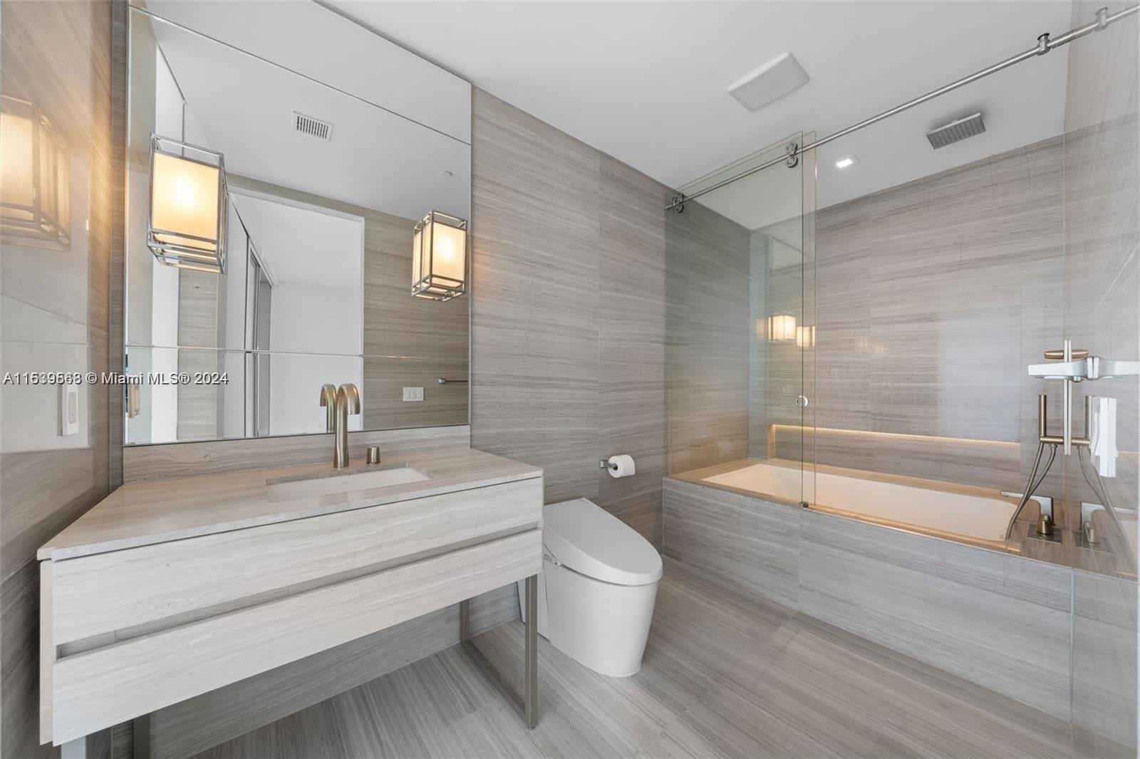 18975 Collins Ave 4605, Sunny Isles Beach, FL 33160, 2 Bedrooms Bedrooms, ,2 BathroomsBathrooms,Residential,For Sale,Collins Ave,A11539568