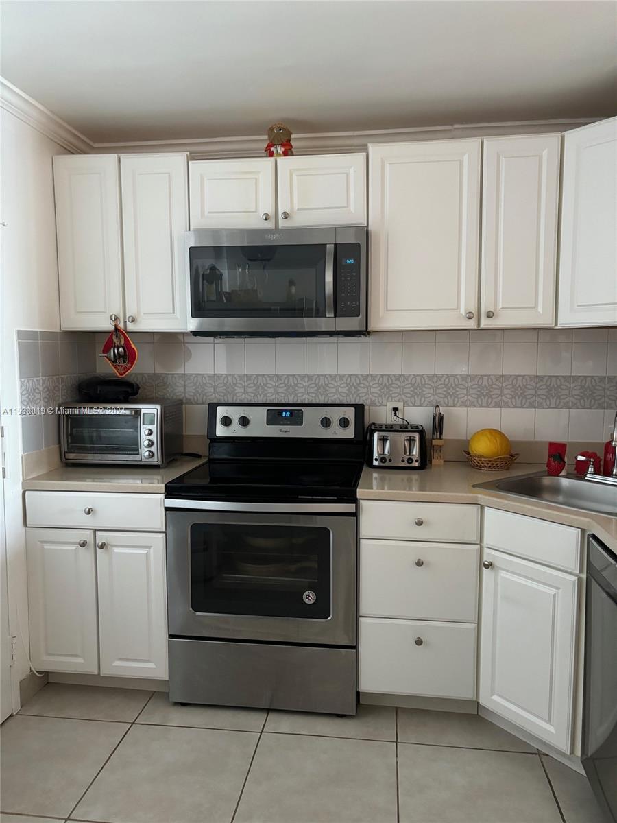 1865 S Ocean Dr 12N, Hallandale Beach, Florida 33009, 1 Bedroom Bedrooms, ,2 BathroomsBathrooms,Residentiallease,For Rent,1865 S Ocean Dr 12N,A11538019