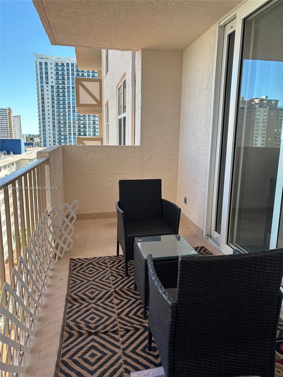 1865 S Ocean Dr 12N, Hallandale Beach, Florida 33009, 1 Bedroom Bedrooms, ,2 BathroomsBathrooms,Residentiallease,For Rent,1865 S Ocean Dr 12N,A11538019