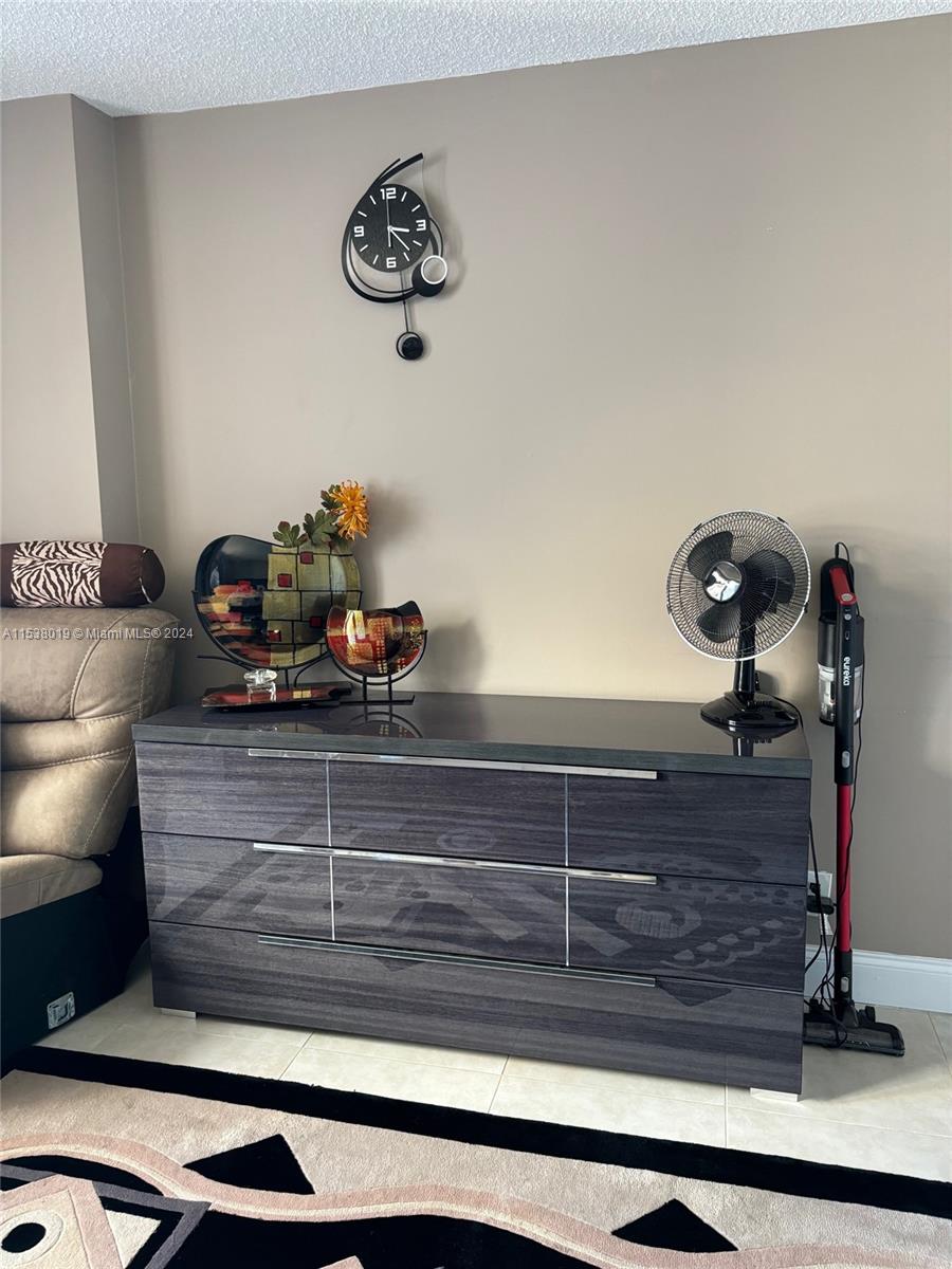 1865 S Ocean Dr 12N, Hallandale Beach, Florida 33009, 1 Bedroom Bedrooms, ,2 BathroomsBathrooms,Residentiallease,For Rent,1865 S Ocean Dr 12N,A11538019