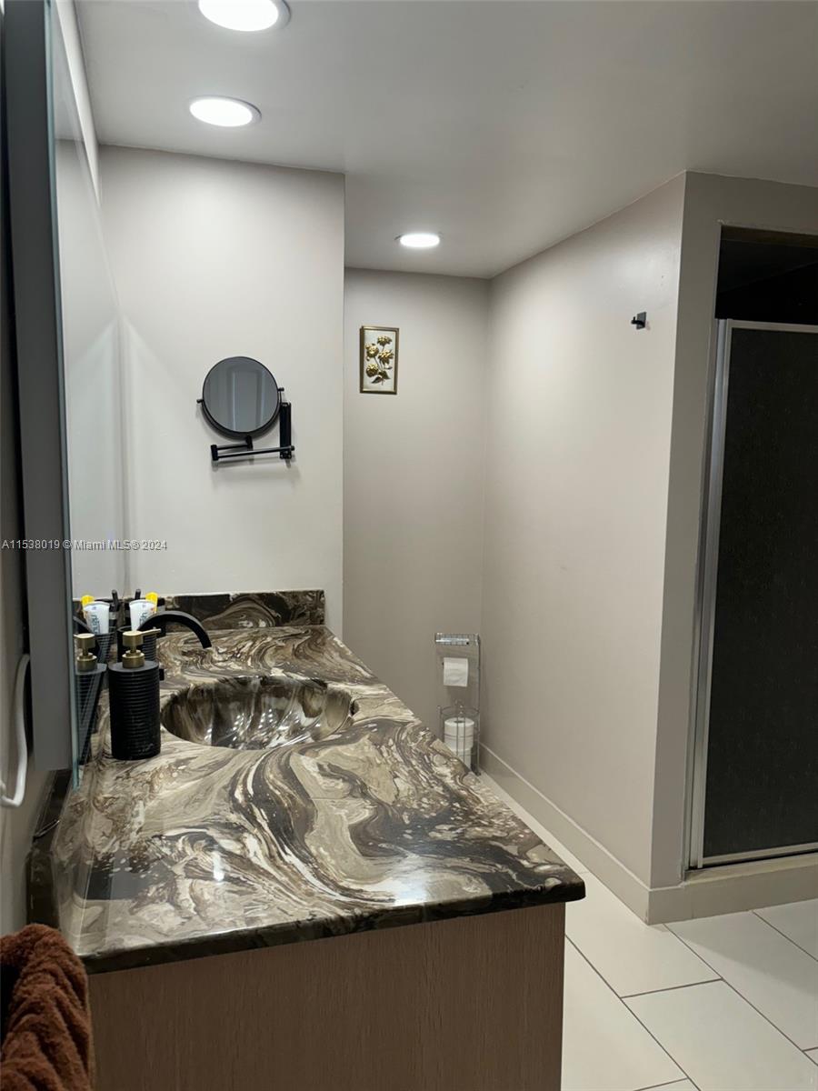 1865 S Ocean Dr 12N, Hallandale Beach, Florida 33009, 1 Bedroom Bedrooms, ,2 BathroomsBathrooms,Residentiallease,For Rent,1865 S Ocean Dr 12N,A11538019