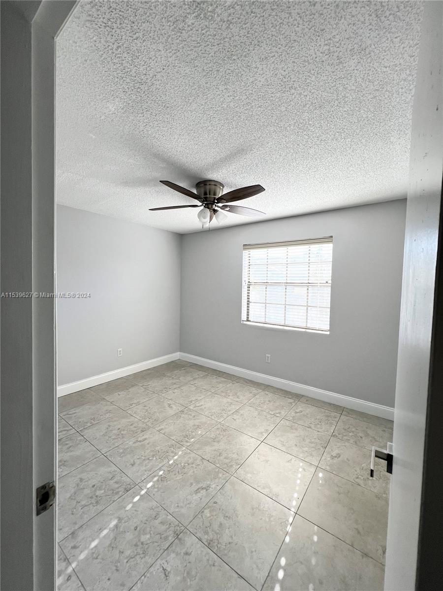 1017 Washington Cir 1017A, Homestead, Florida 33034, 3 Bedrooms Bedrooms, ,2 BathroomsBathrooms,Residentiallease,For Rent,1017 Washington Cir 1017A,A11539627