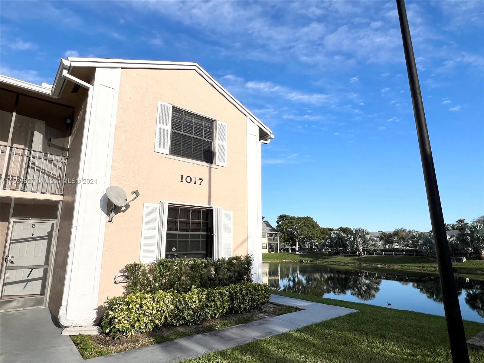 1017 Washington Cir 1017A, Homestead, Florida 33034, 3 Bedrooms Bedrooms, ,2 BathroomsBathrooms,Residentiallease,For Rent,1017 Washington Cir 1017A,A11539627