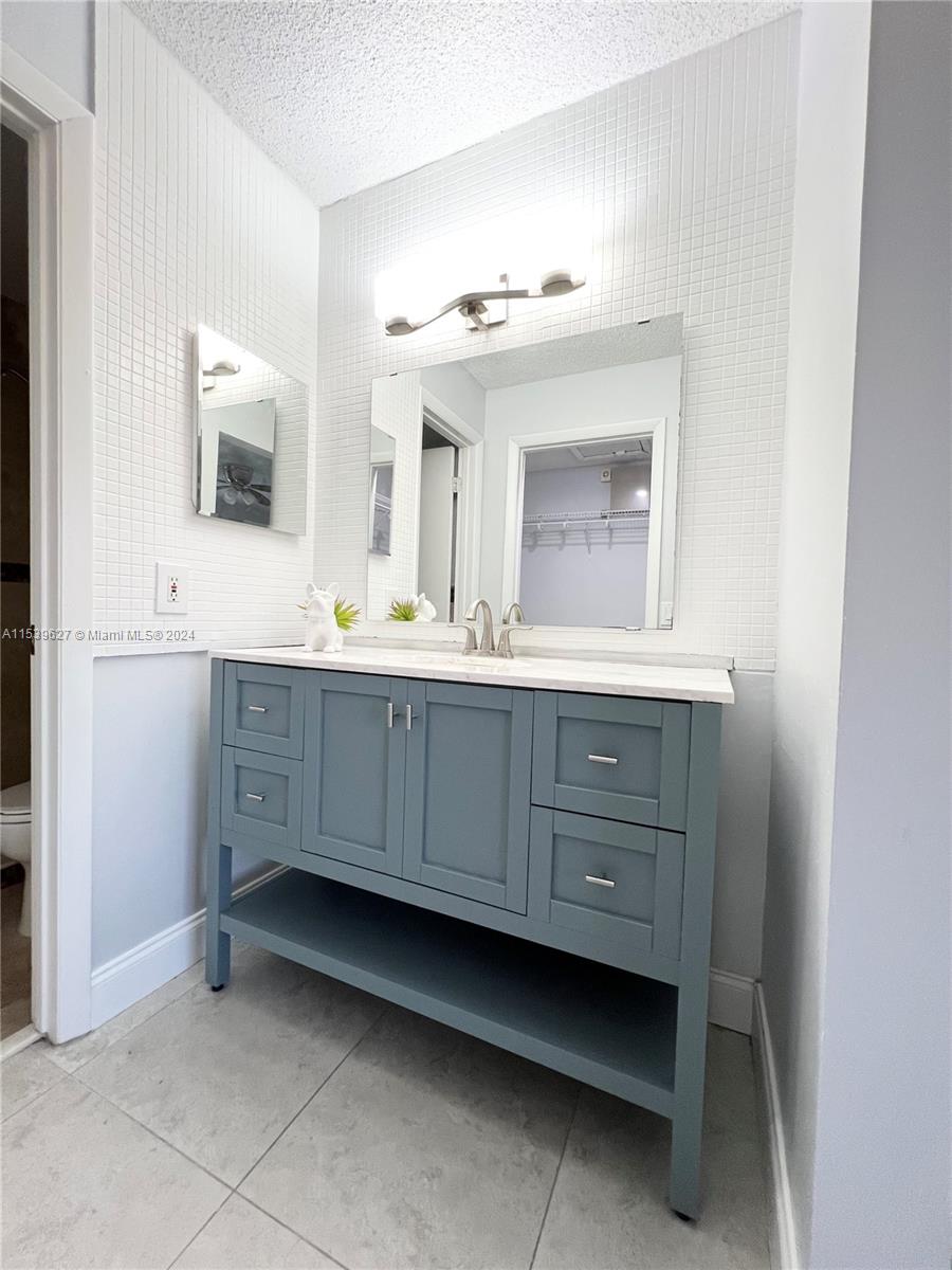 1017 Washington Cir 1017A, Homestead, Florida 33034, 3 Bedrooms Bedrooms, ,2 BathroomsBathrooms,Residentiallease,For Rent,1017 Washington Cir 1017A,A11539627