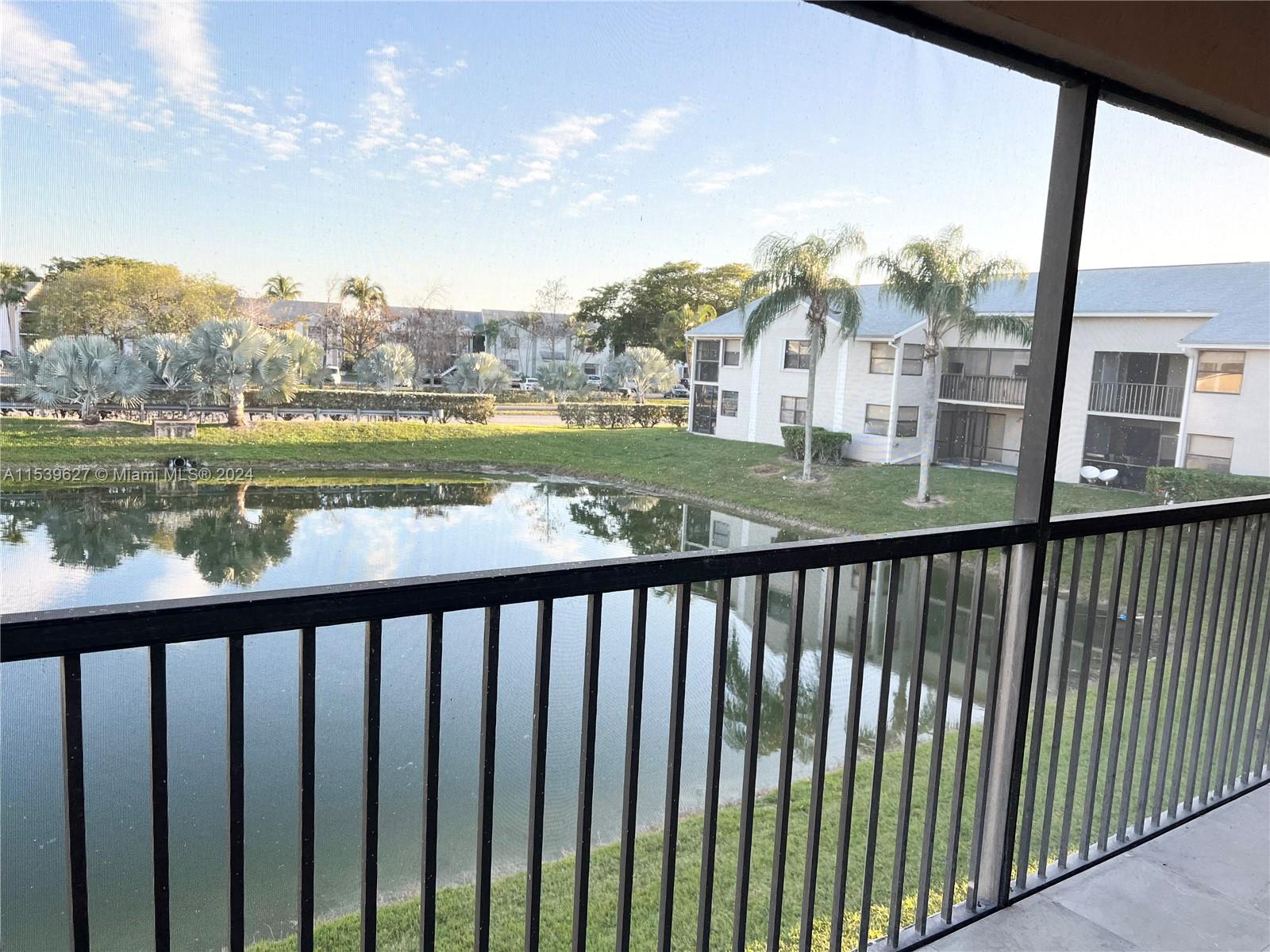 1017 Washington Cir 1017A, Homestead, Florida 33034, 3 Bedrooms Bedrooms, ,2 BathroomsBathrooms,Residentiallease,For Rent,1017 Washington Cir 1017A,A11539627