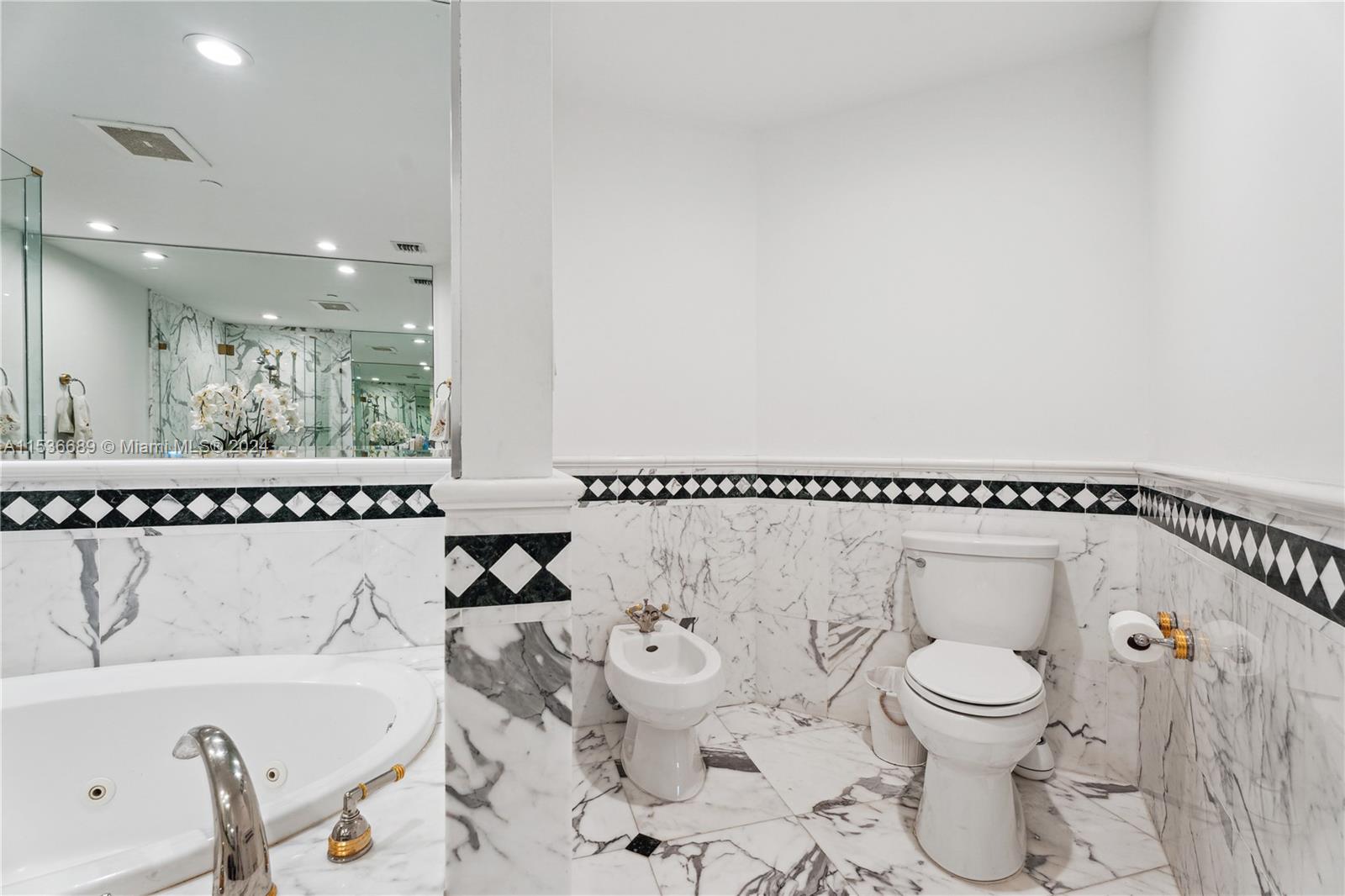 10225 Collins Ave, Bal Harbour, FL, 33154 United States, 3 Bedrooms Bedrooms, ,4 BathroomsBathrooms,Residential,For Sale,Collins Ave,A11536689