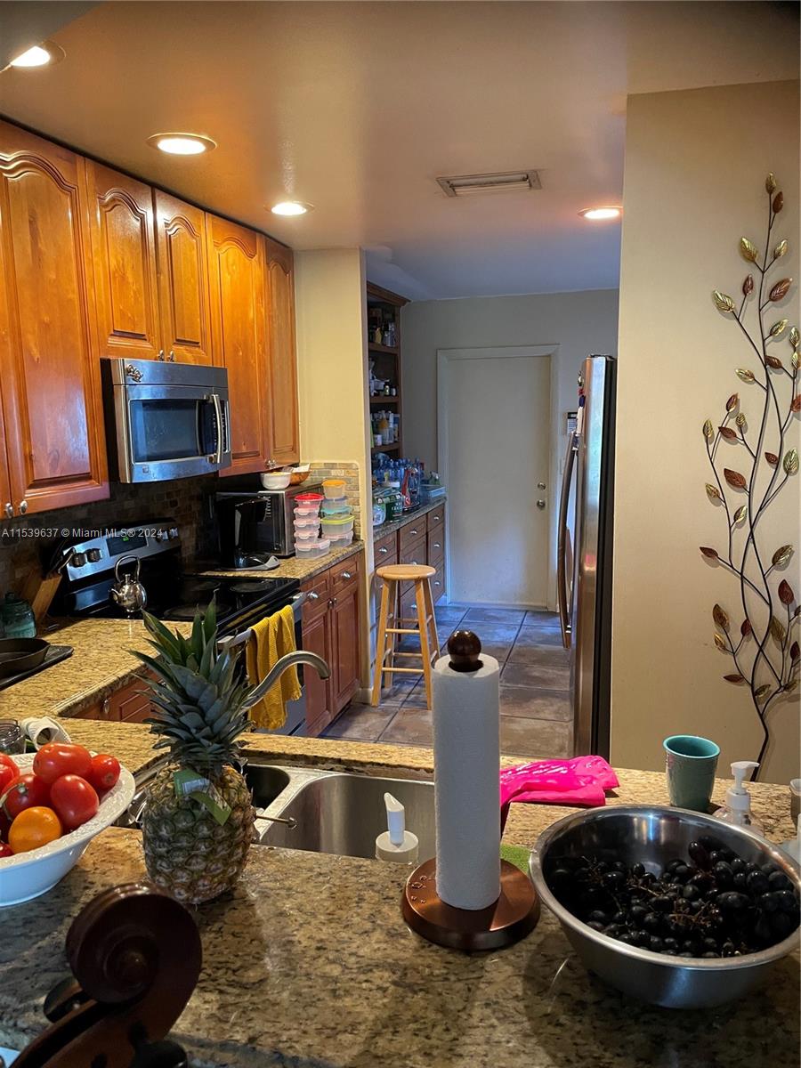 9852 NW 52nd Ln ., Doral, Florida 33178, 3 Bedrooms Bedrooms, ,2 BathroomsBathrooms,Residential,For Sale,9852 NW 52nd Ln .,A11539637