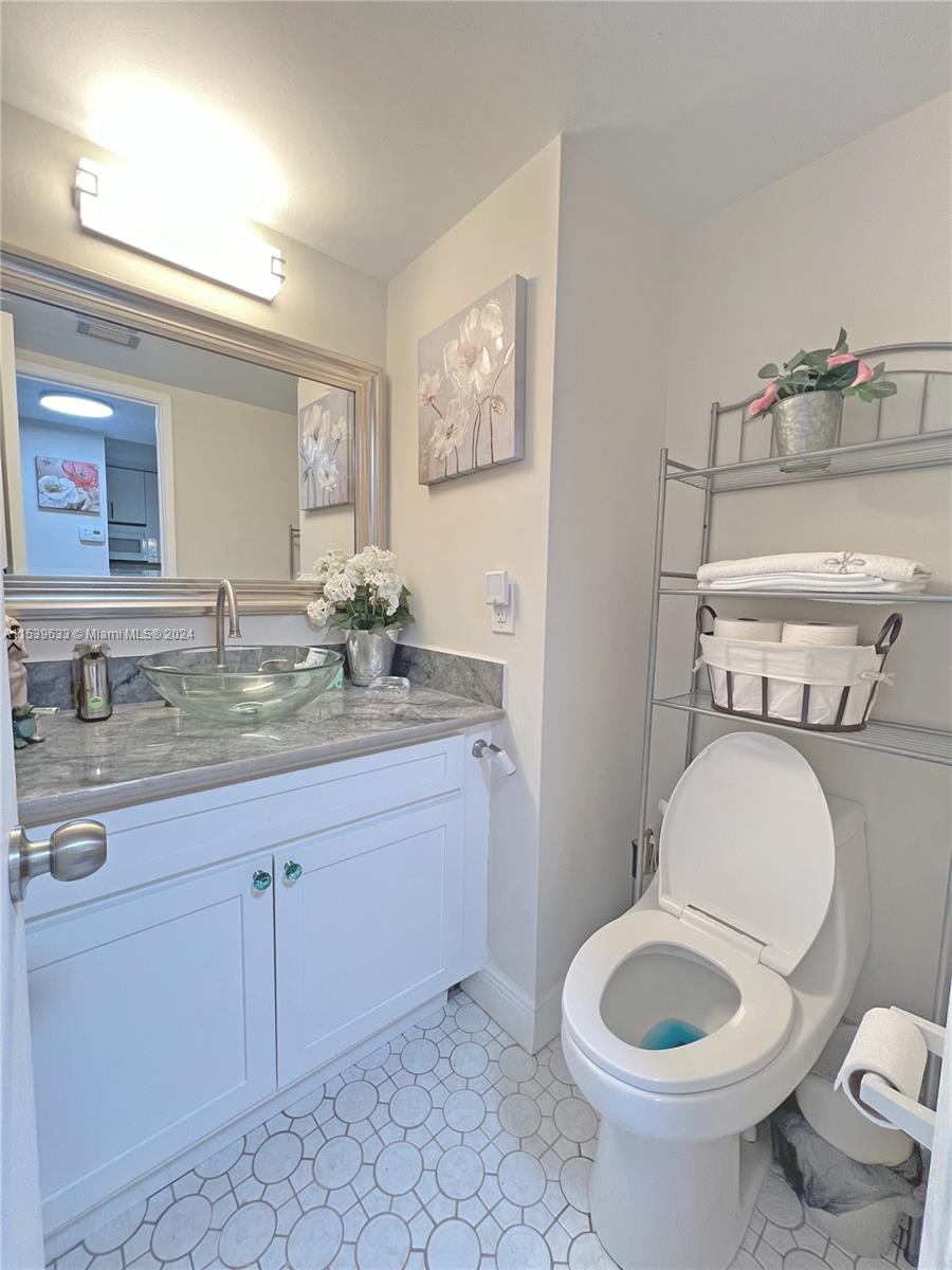 2801 183rd St, Aventura, FL, 33160 United States, 1 Bedroom Bedrooms, ,1 BathroomBathrooms,Residential,For Sale,183rd St,A11539633