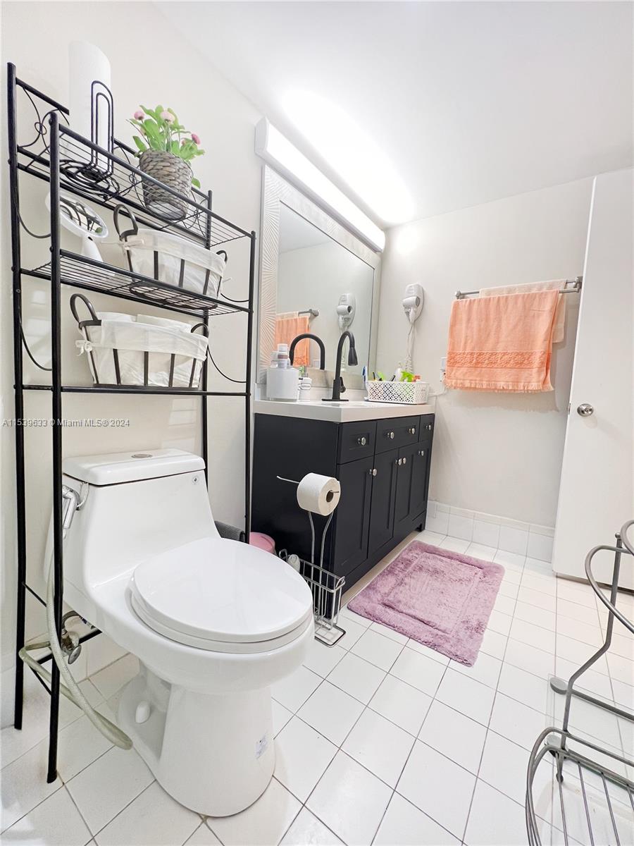2801 183rd St, Aventura, FL, 33160 United States, 1 Bedroom Bedrooms, ,1 BathroomBathrooms,Residential,For Sale,183rd St,A11539633