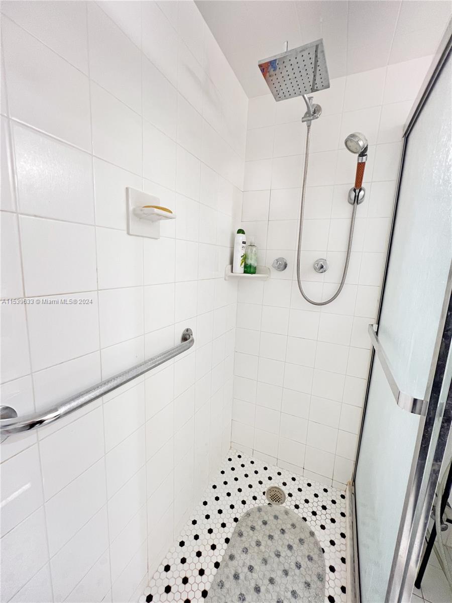 2801 183rd St, Aventura, FL, 33160 United States, 1 Bedroom Bedrooms, ,1 BathroomBathrooms,Residential,For Sale,183rd St,A11539633