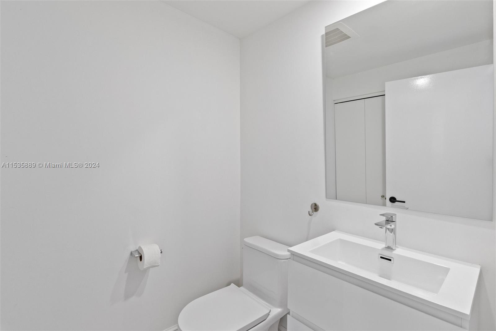 901 Brickell Key Blvd 1609, Miami, Florida 33131, 2 Bedrooms Bedrooms, ,2 BathroomsBathrooms,Residentiallease,For Rent,901 Brickell Key Blvd 1609,A11535889