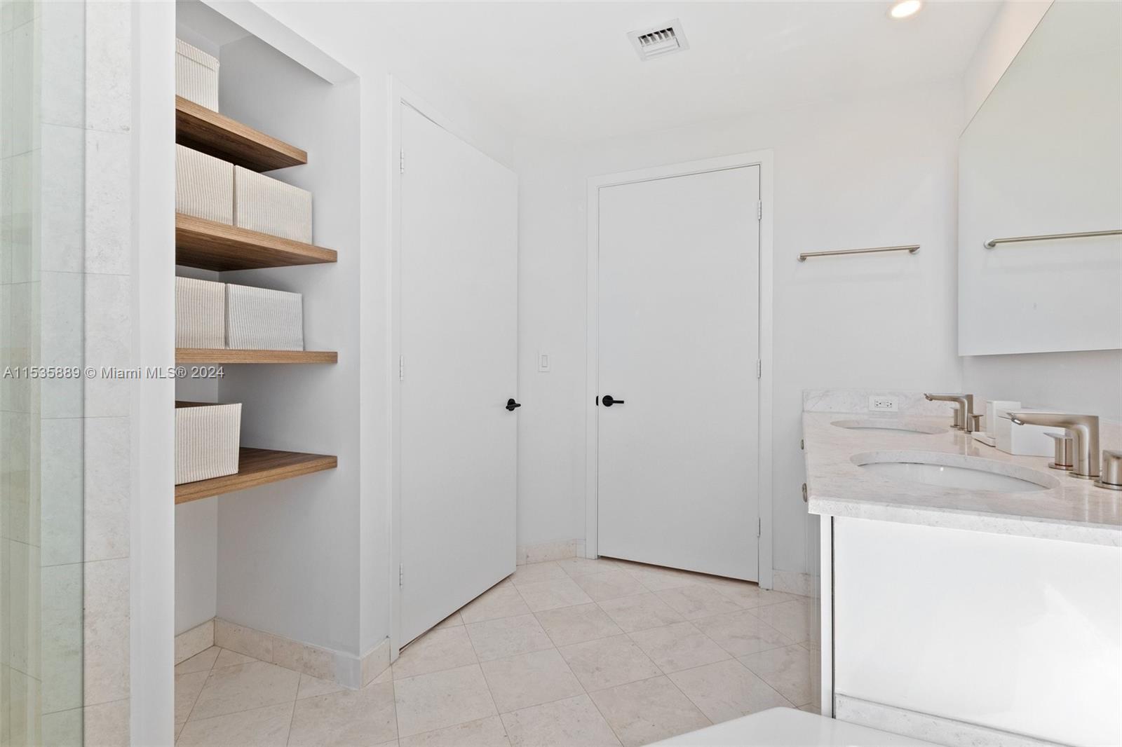 901 Brickell Key Blvd 1609, Miami, Florida 33131, 2 Bedrooms Bedrooms, ,2 BathroomsBathrooms,Residentiallease,For Rent,901 Brickell Key Blvd 1609,A11535889