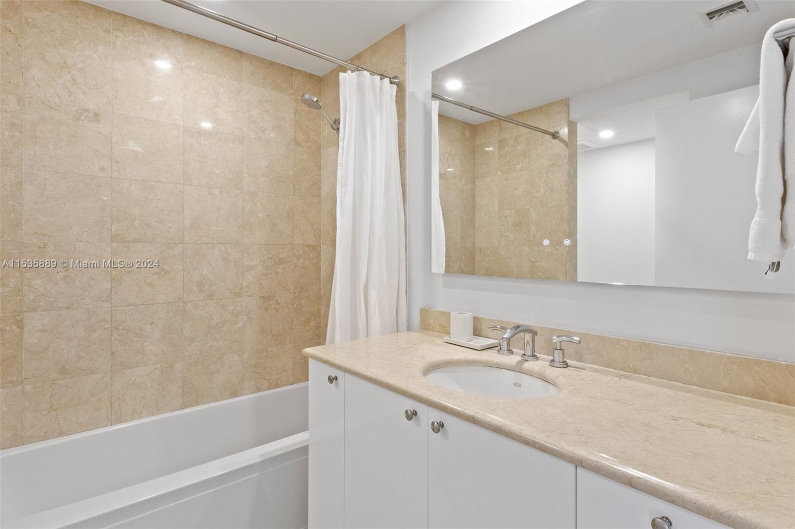 901 Brickell Key Blvd 1609, Miami, Florida 33131, 2 Bedrooms Bedrooms, ,2 BathroomsBathrooms,Residentiallease,For Rent,901 Brickell Key Blvd 1609,A11535889