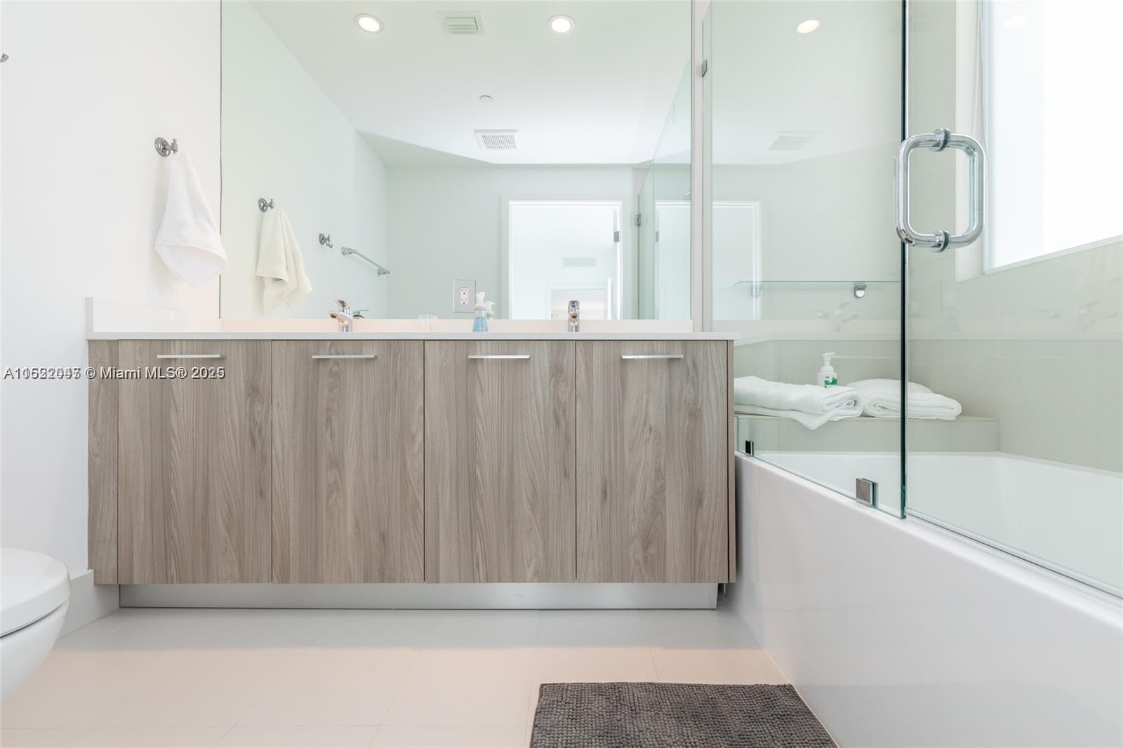 501 NE 31 1709, Miami, Florida 33137, 2 Bedrooms Bedrooms, ,2 BathroomsBathrooms,Residential,For Sale,501 NE 31 1709,A11522047