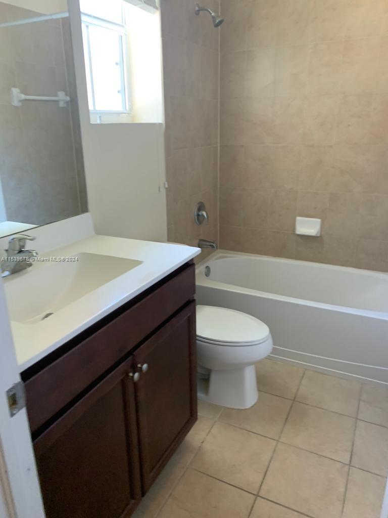 142 SE 28th Ter 10, Homestead, Florida 33033, 3 Bedrooms Bedrooms, ,3 BathroomsBathrooms,Residentiallease,For Rent,142 SE 28th Ter 10,A11539678