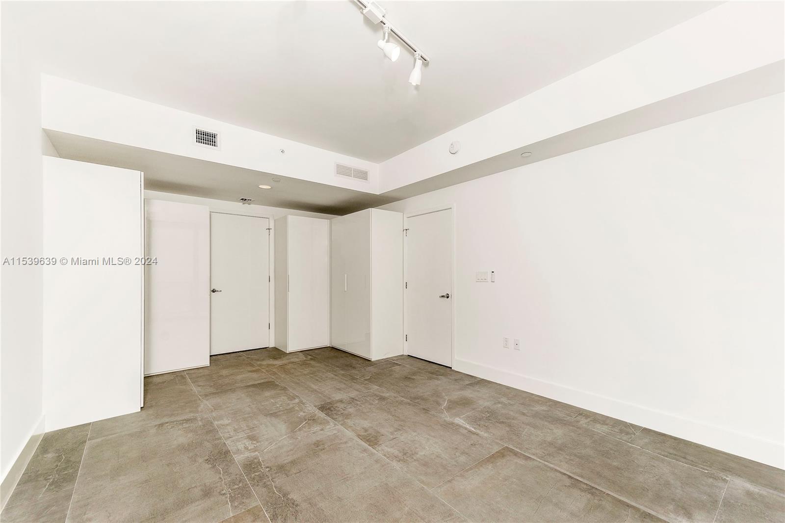 1010 BRICKELL AV 4304, Miami, Florida 33131, 2 Bedrooms Bedrooms, ,3 BathroomsBathrooms,Residential,For Sale,1010 BRICKELL AV 4304,A11539639