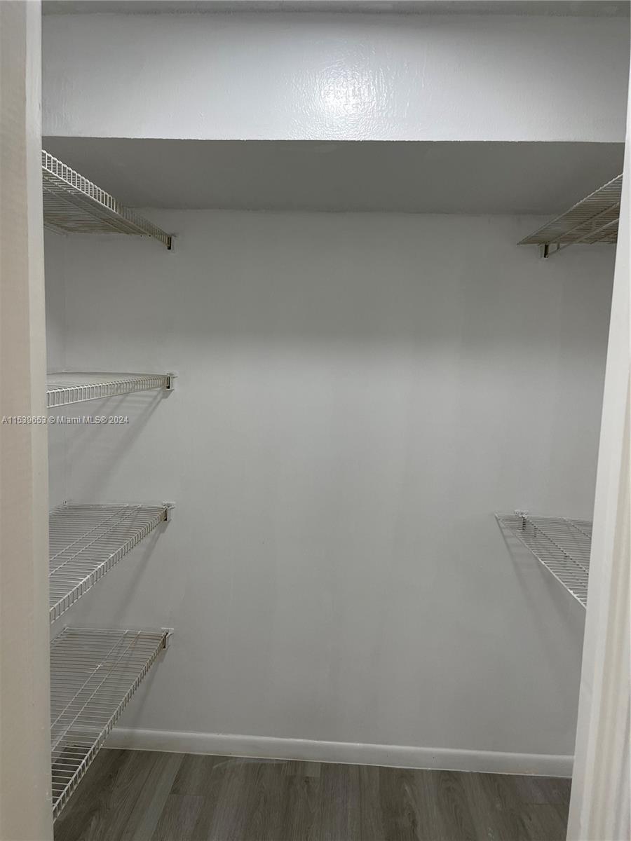 233 NE 14th Ave 406, Hallandale Beach, Florida 33009, 1 Bedroom Bedrooms, ,1 BathroomBathrooms,Residential,For Sale,233 NE 14th Ave 406,A11539653