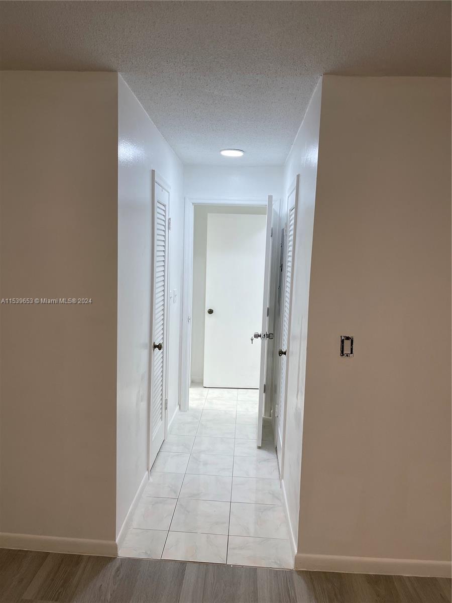 233 NE 14th Ave 406, Hallandale Beach, Florida 33009, 1 Bedroom Bedrooms, ,1 BathroomBathrooms,Residential,For Sale,233 NE 14th Ave 406,A11539653