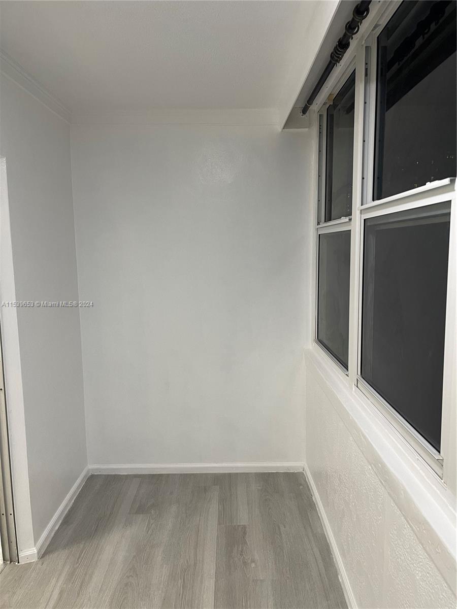 233 NE 14th Ave 406, Hallandale Beach, Florida 33009, 1 Bedroom Bedrooms, ,1 BathroomBathrooms,Residential,For Sale,233 NE 14th Ave 406,A11539653