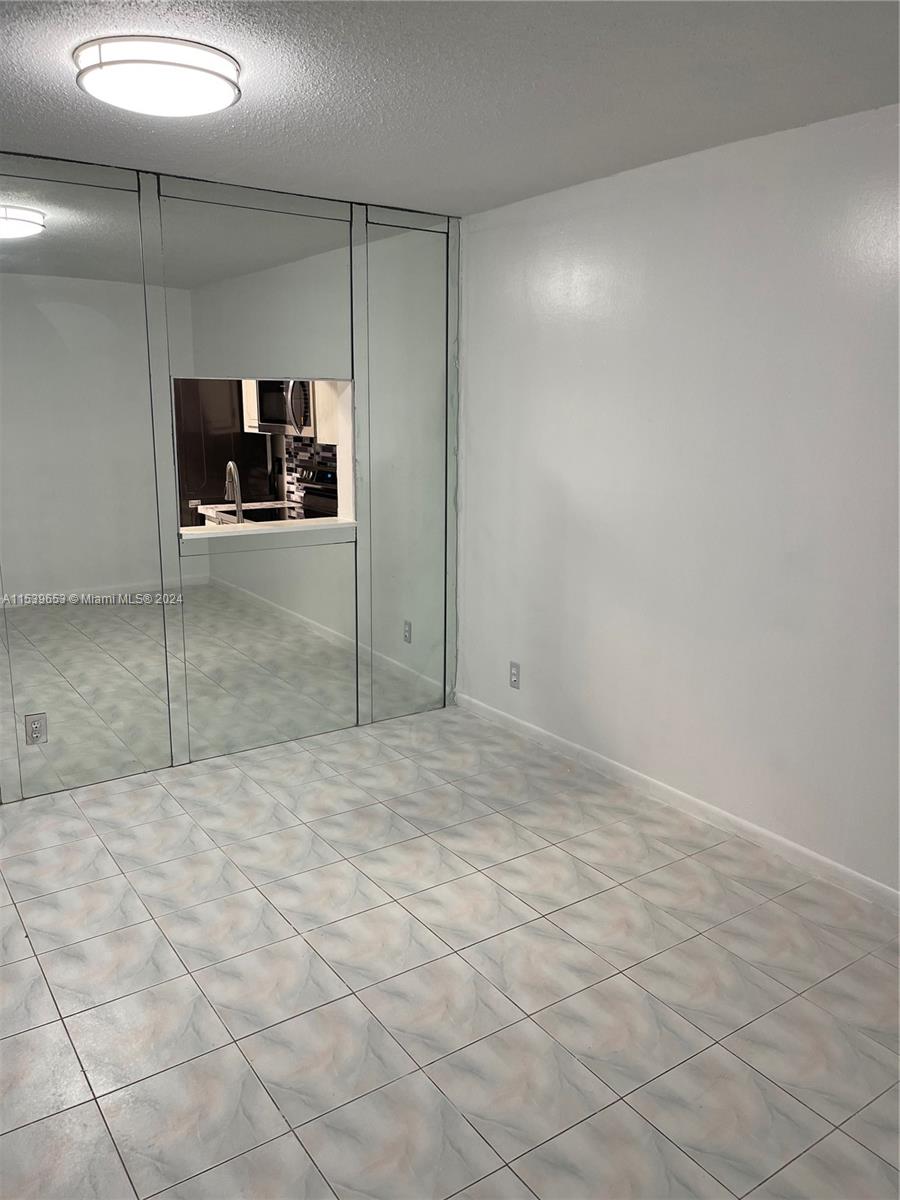 233 NE 14th Ave 406, Hallandale Beach, Florida 33009, 1 Bedroom Bedrooms, ,1 BathroomBathrooms,Residential,For Sale,233 NE 14th Ave 406,A11539653