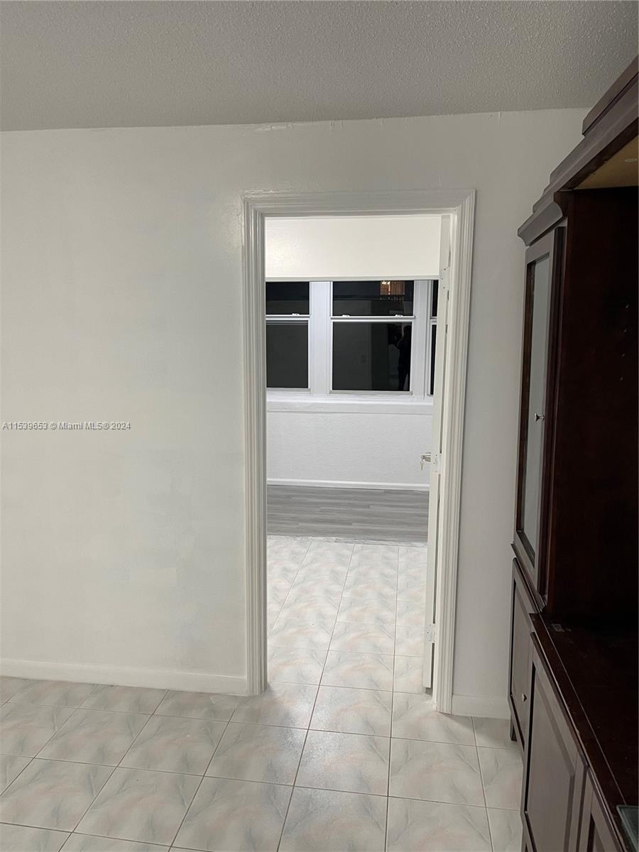 233 NE 14th Ave 406, Hallandale Beach, Florida 33009, 1 Bedroom Bedrooms, ,1 BathroomBathrooms,Residential,For Sale,233 NE 14th Ave 406,A11539653
