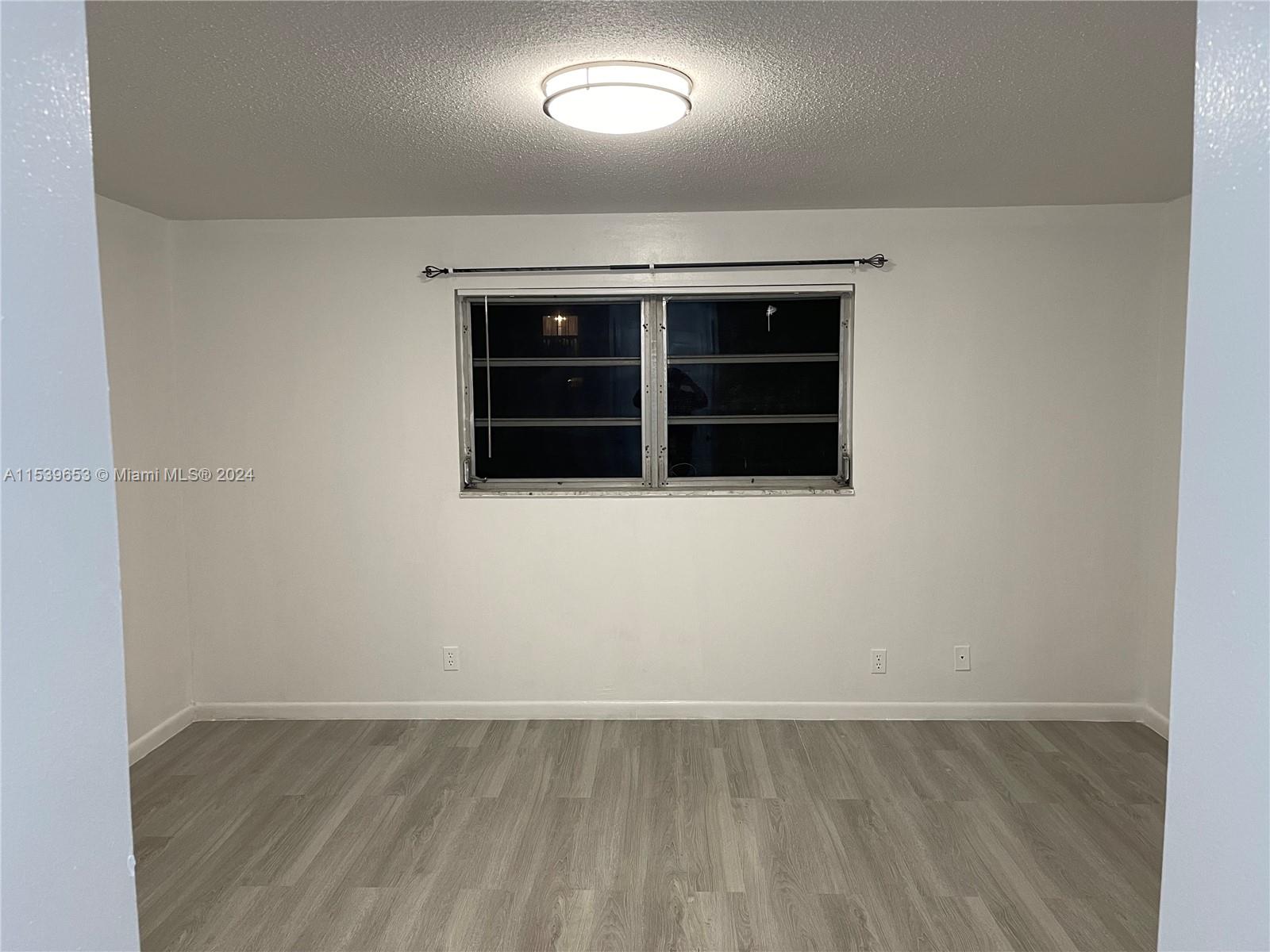233 NE 14th Ave 406, Hallandale Beach, Florida 33009, 1 Bedroom Bedrooms, ,1 BathroomBathrooms,Residential,For Sale,233 NE 14th Ave 406,A11539653