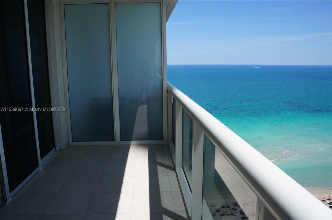1830 S OCEAN DR 2305, Hallandale Beach, Florida 33009, 1 Bedroom Bedrooms, ,1 BathroomBathrooms,Residentiallease,For Rent,1830 S OCEAN DR 2305,A11539667