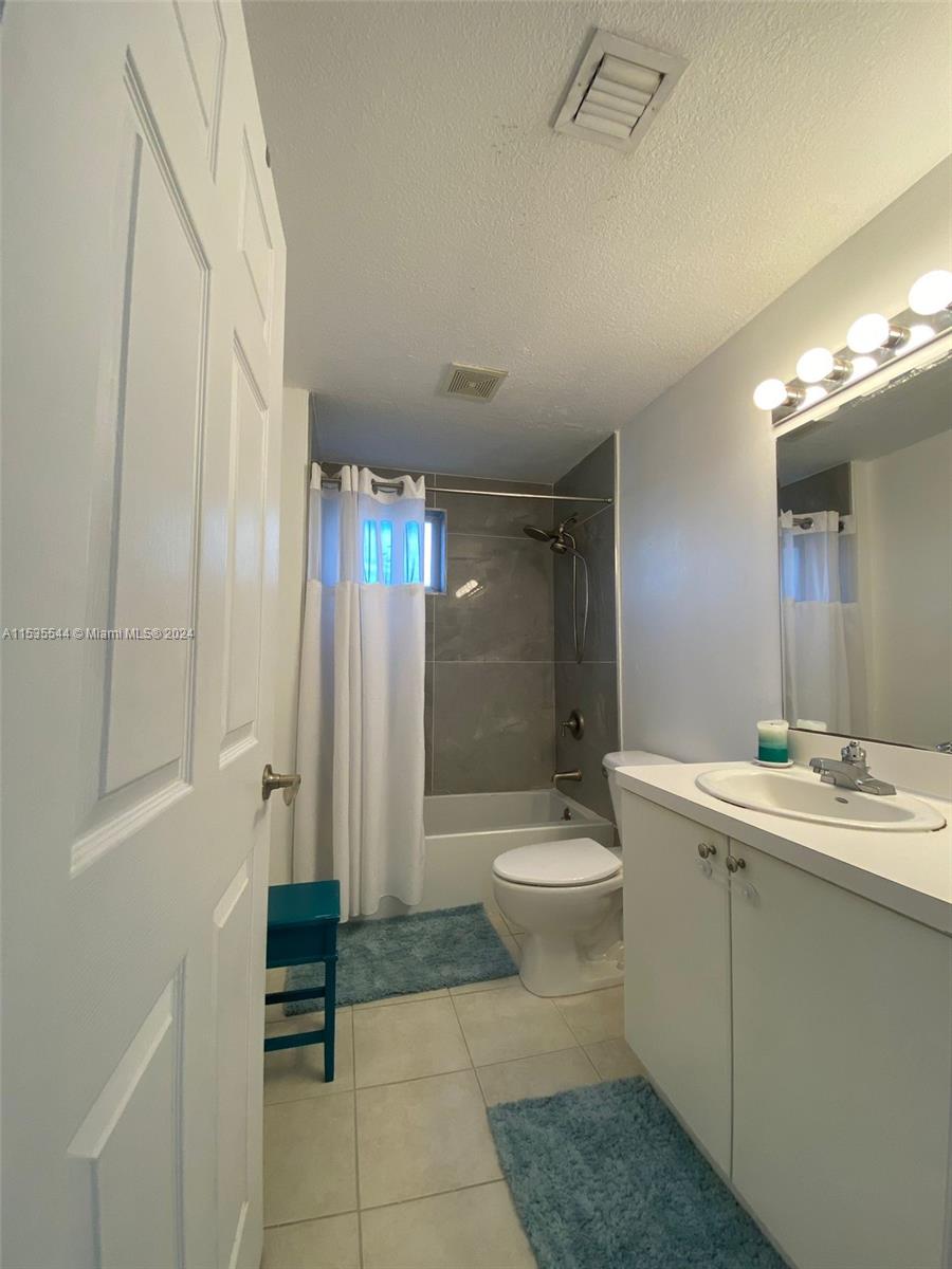 3410 Coral Way 901, Miami, Florida 33145, 1 Bedroom Bedrooms, ,1 BathroomBathrooms,Residential,For Sale,3410 Coral Way 901,A11535544