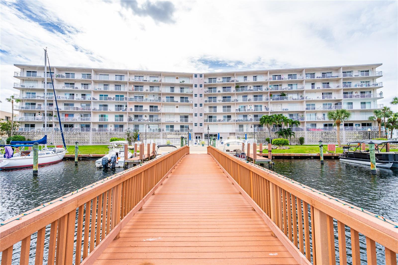 400 Golden Isles Dr 47, Hallandale Beach, Florida 33009, 2 Bedrooms Bedrooms, ,2 BathroomsBathrooms,Residentiallease,For Rent,400 Golden Isles Dr 47,A11539651