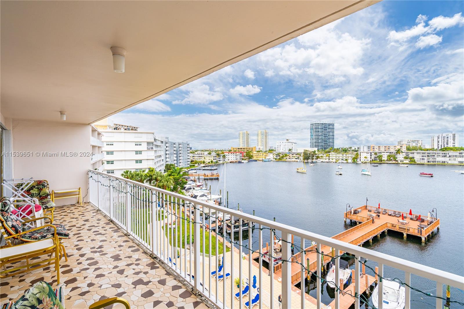 400 Golden Isles Dr 47, Hallandale Beach, Florida 33009, 2 Bedrooms Bedrooms, ,2 BathroomsBathrooms,Residentiallease,For Rent,400 Golden Isles Dr 47,A11539651