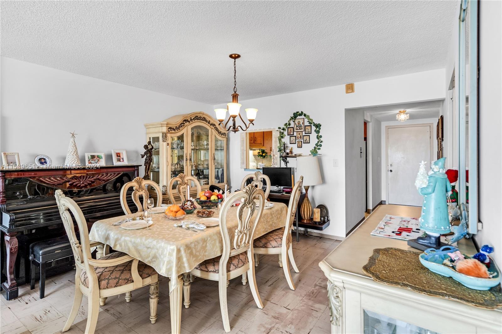 400 Golden Isles Dr 47, Hallandale Beach, Florida 33009, 2 Bedrooms Bedrooms, ,2 BathroomsBathrooms,Residentiallease,For Rent,400 Golden Isles Dr 47,A11539651