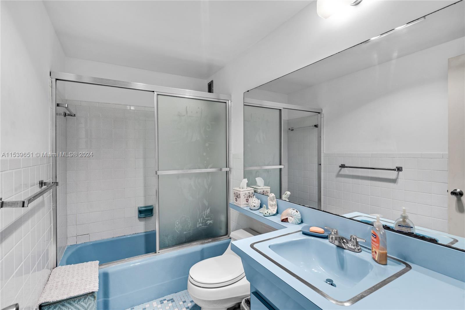 400 Golden Isles Dr 47, Hallandale Beach, Florida 33009, 2 Bedrooms Bedrooms, ,2 BathroomsBathrooms,Residentiallease,For Rent,400 Golden Isles Dr 47,A11539651