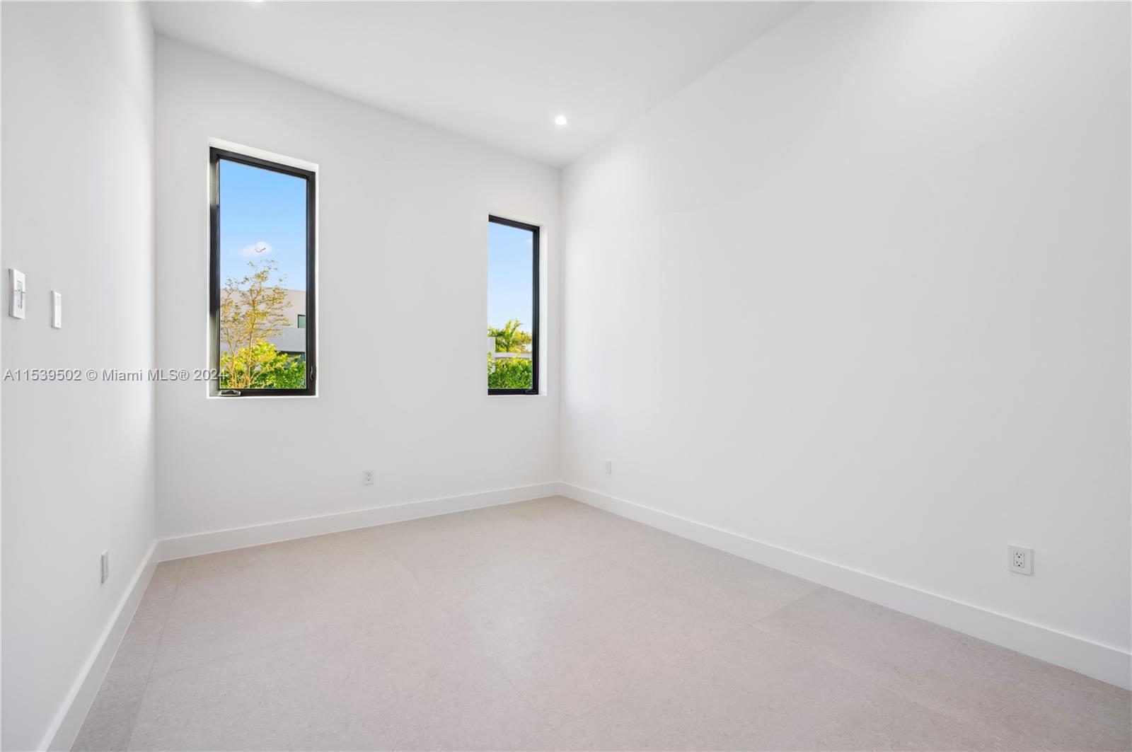 2 WALK IN CLOSETS IN MASTER