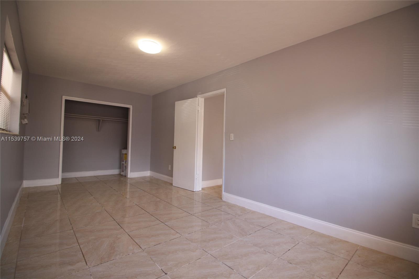 317 SE 2 nd St 1, Hallandale Beach, Florida 33009, 1 Bedroom Bedrooms, ,1 BathroomBathrooms,Residentiallease,For Rent,317 SE 2 nd St 1,A11539757