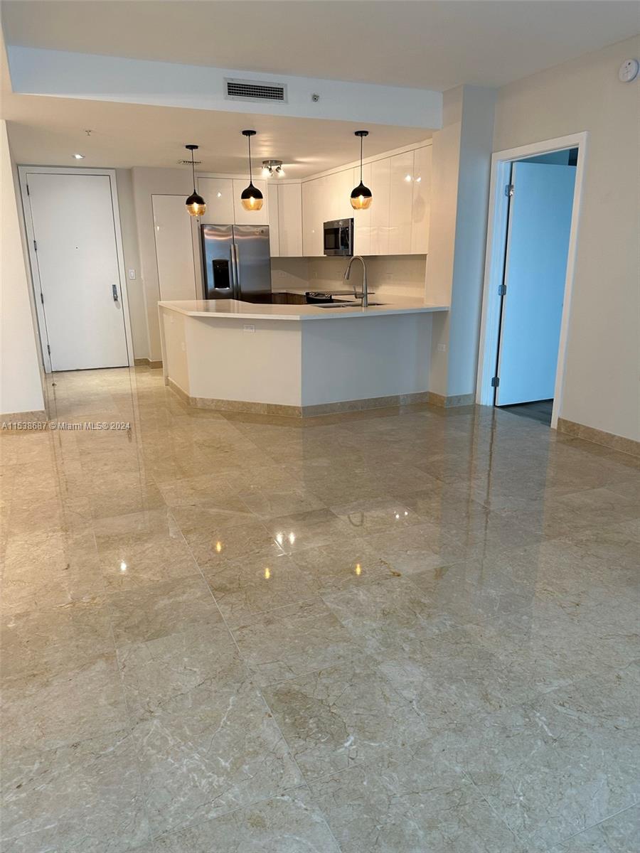 Newly renovated 3 bed & 3 bath apartment at The Courts at Brickell Key. It includes 2 assigned parking spaces and storage unit. Amazing view of Brickell and partial bay view. Excellent location near shops, restaurants, entertainment and more.