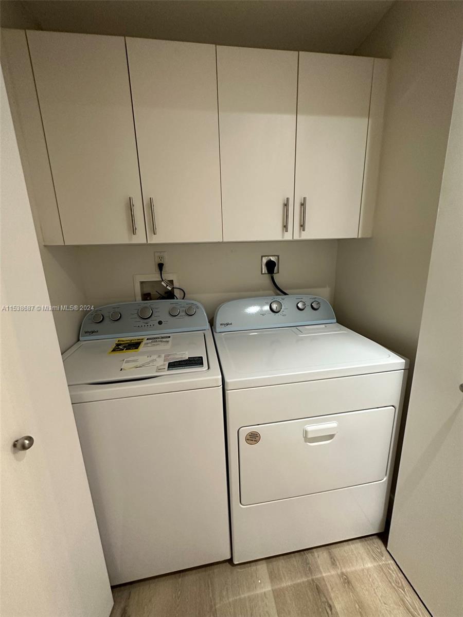 801 Brickell Key Blvd 809, Miami, Florida 33131, 3 Bedrooms Bedrooms, ,3 BathroomsBathrooms,Residentiallease,For Rent,801 Brickell Key Blvd 809,A11538687