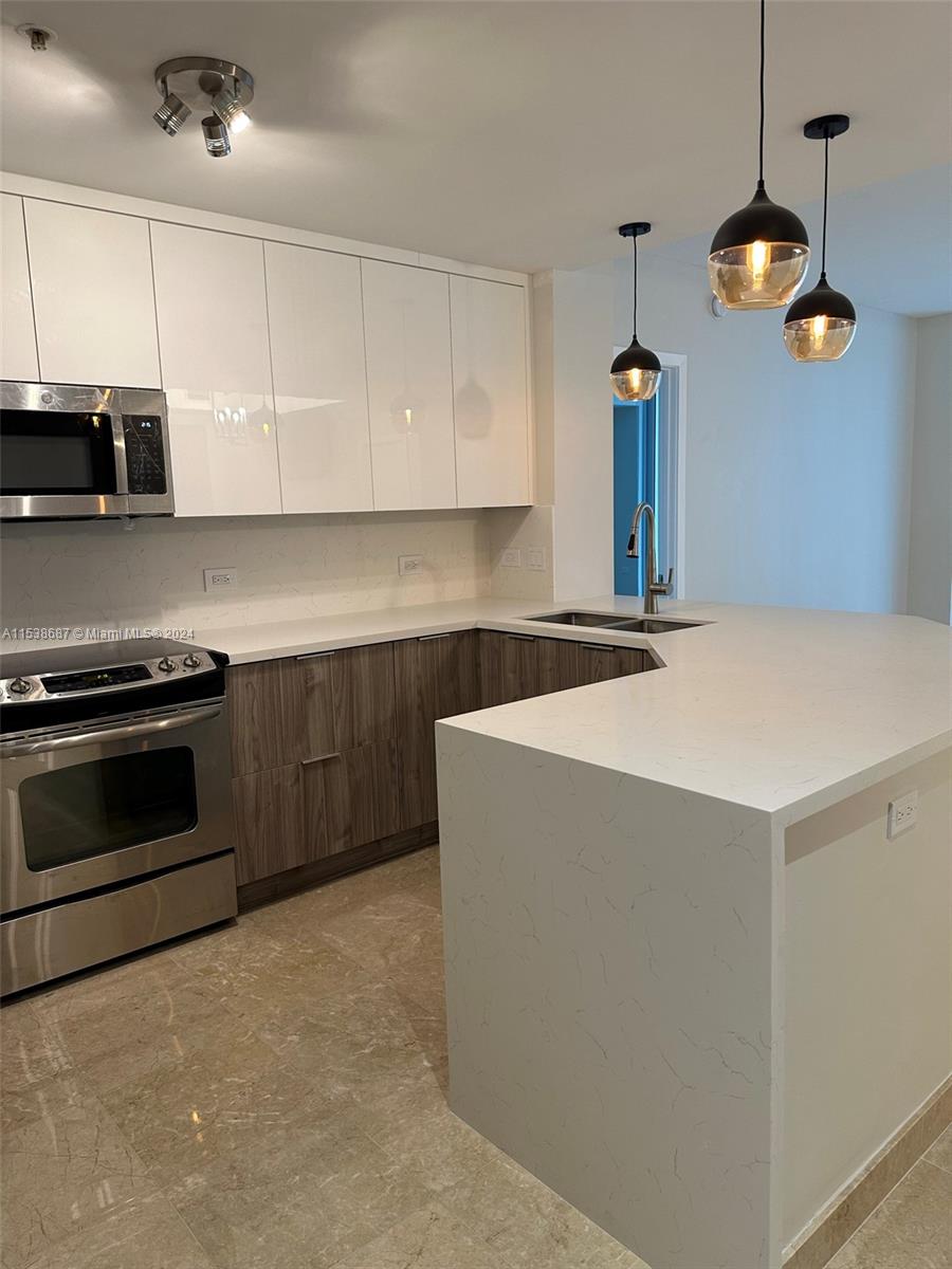 801 Brickell Key Blvd 809, Miami, Florida 33131, 3 Bedrooms Bedrooms, ,3 BathroomsBathrooms,Residentiallease,For Rent,801 Brickell Key Blvd 809,A11538687