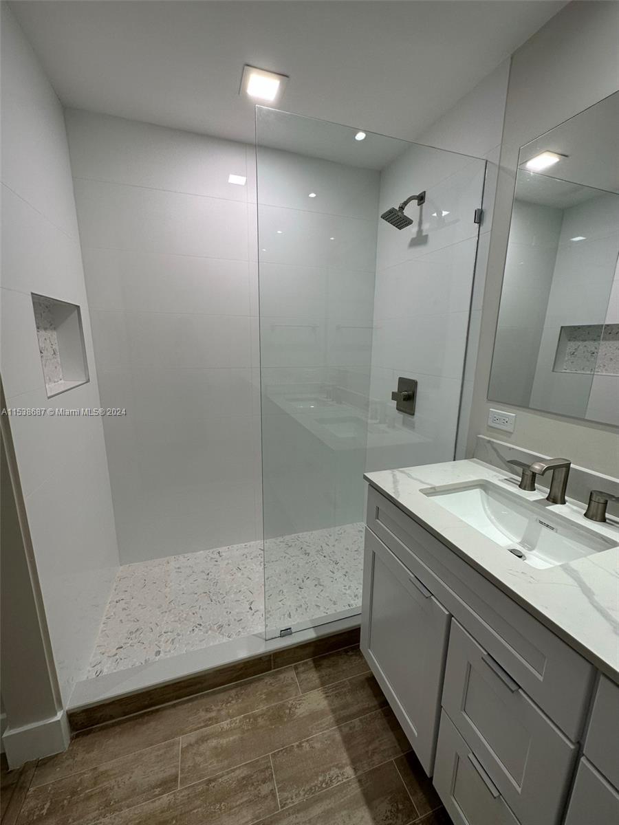 801 Brickell Key Blvd 809, Miami, Florida 33131, 3 Bedrooms Bedrooms, ,3 BathroomsBathrooms,Residentiallease,For Rent,801 Brickell Key Blvd 809,A11538687