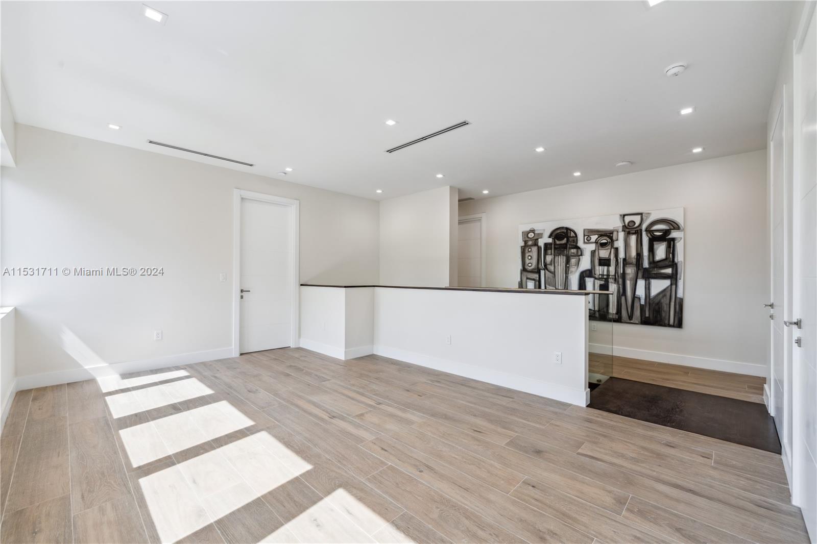 2nd Flr Landing Area