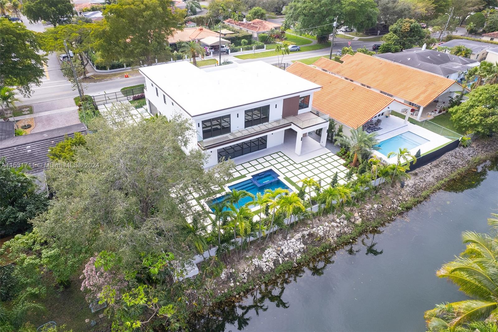 5855 35th St, Miami, FL, 33155 United States, 7 Bedrooms Bedrooms, ,7 BathroomsBathrooms,Residential,For Sale,35th St,A11531711