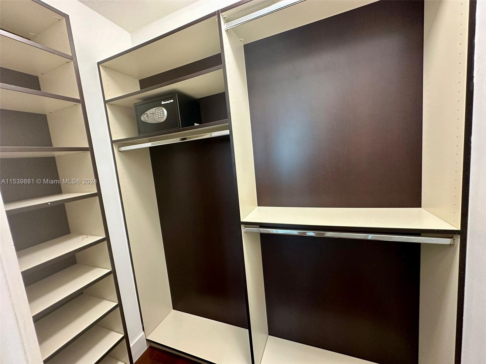 900 Biscayne Blvd 4203, Miami, Florida 33132, 1 Bedroom Bedrooms, ,1 BathroomBathrooms,Residential,For Sale,900 Biscayne Blvd 4203,A11539881